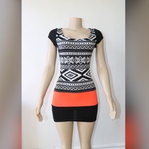 (XS) Tribal Pattern Bebe Mini Dress